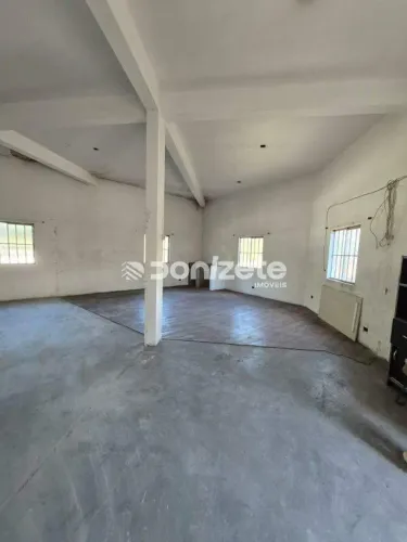 Prédio à venda com 354 m² no Parque Capuava - Santo André / SP