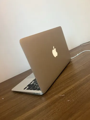 MacBook Air 11
