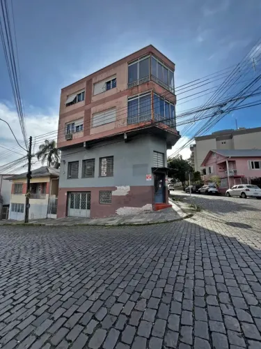 BENTOALVES aluga subsolo para comercio com 130 metros quadrados, no Pio X - Caxias do Sul