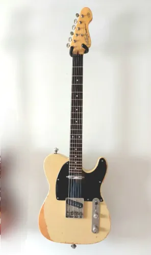 Guitarra telecaster Vintage V62MRAB Icon series