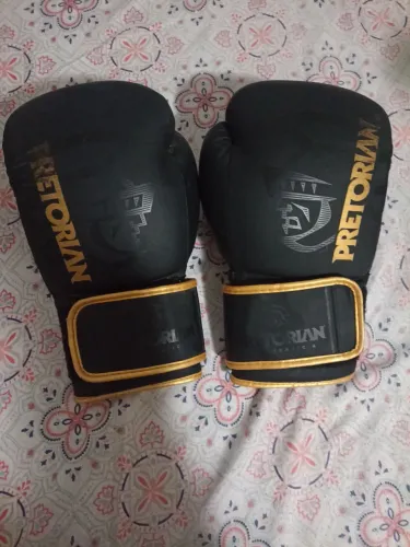 LUVA DE BOXE/MUAY THAI - PRETORIAN 12 OZ