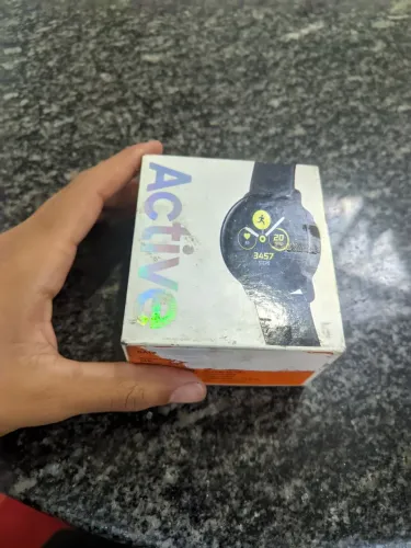 Vendo Galaxy Watch Active COM DEFEITO