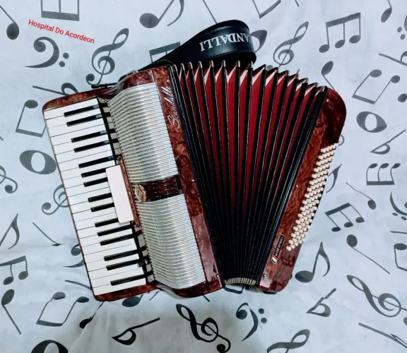 Promoção acordeon Scandalli italiana 80 bxs eletrificada