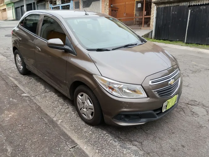 Chevrolet Onix Hatch LT 1.0 8V Flex Power Mec. 4P 2014