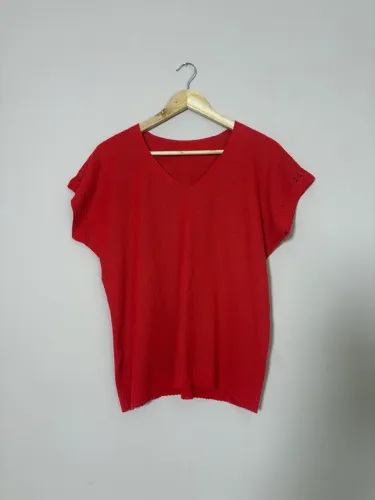 Blusinha manga curta de tricô vermelha