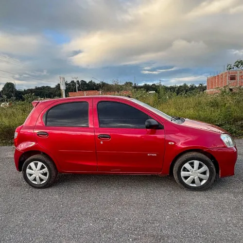 Toyota Etios X 1.3 Flex 16V 5P Mec. 2013