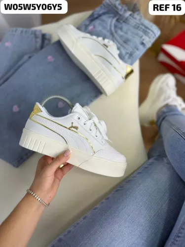Tênis branco com dourado Puma