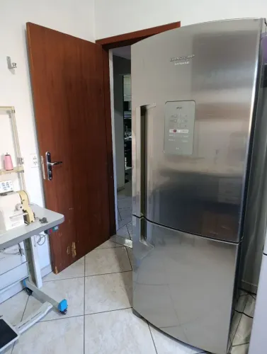 Geladeira inverse inox Frost Free