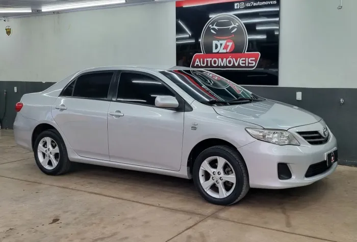 Toyota Corolla GLI 1.8 Flex 16V Mec. 2012