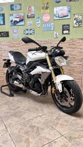 Triumph Street Triple 675 2014