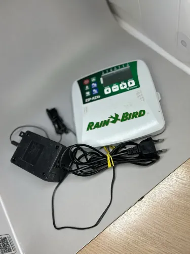 Controlador de irrigação Rain Bird ESP-RZXe4i. 