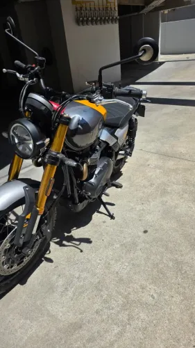 TRIUMPH SCRAMBLER 900