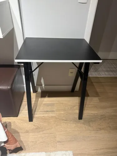 Mesa para Notebook (50cm x 60cm) - Ótimo Estado
