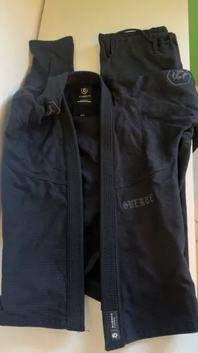 Kimono All Black A2 Suerte (novo lavado 1 vez)