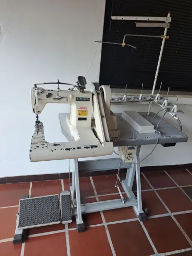 Maquina de costura fechadeira 