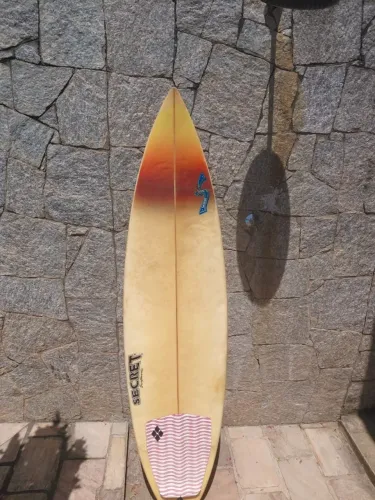 Prancha Secret Surfboard usada em perfeito estado