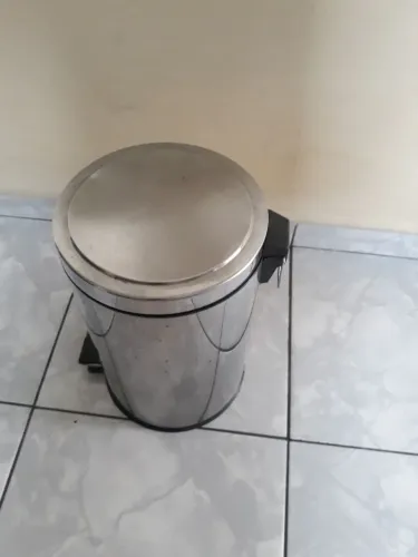 Lixeira inox