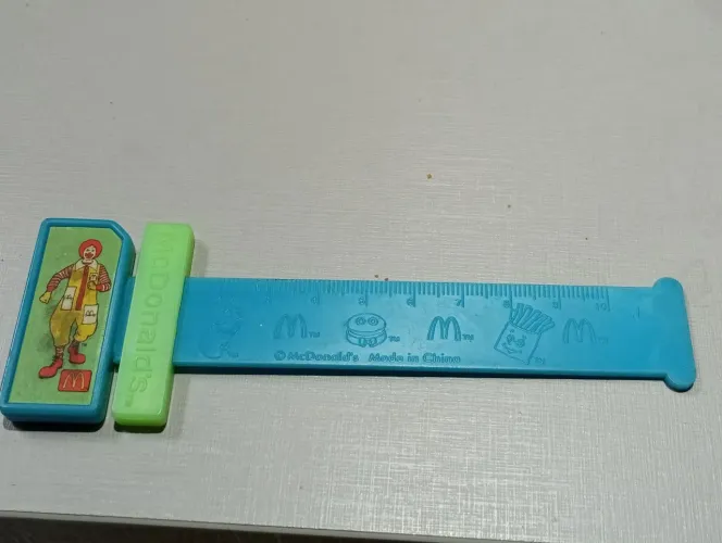 Antiga régua brinde - McDonald's