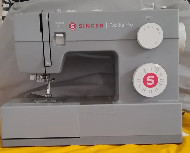 Vendo máquina de costura singer facilita pro HD 4423