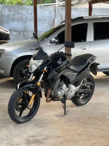Honda CB300r 2012 moto barata