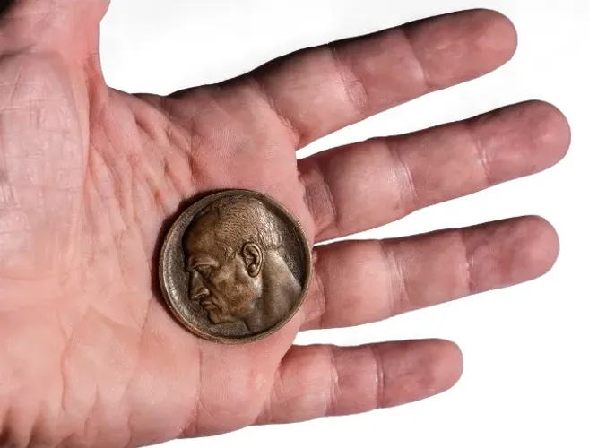 Medalhão comemorativo de Mussolini - SOB. Veja descrição