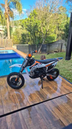 2024 modelo 2025  com todas as atualizações. Nunca usada em trilha moto zera.