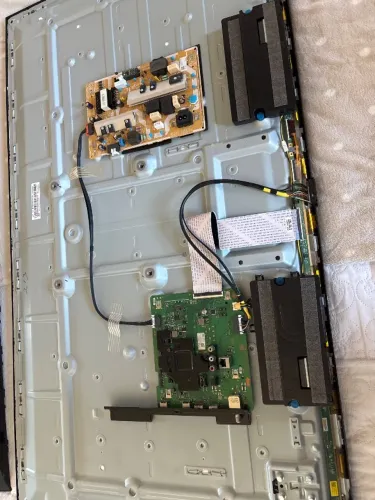 TV Samsung 50? UN50TU8000 para retirada de peças.