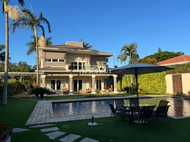 Casa de Condomínio e Porteira Fechada em Itatiba | 5 Suítes e 1.800 m²