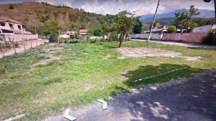 Imóvel para venda possui 580 metros quadrados em Vila Pinheiro - Itatiaia - RJ