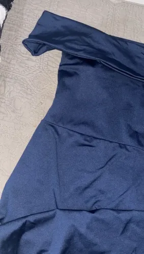 vestido longo azul marinho com fenda