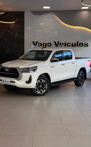 Toyota Hilux CD SRX 4X4 2.8 TDI 16V Diesel Aut. 2023