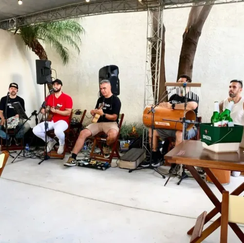 Grupo de Samba e Pagode, banda ao vivo para bares e festas