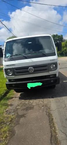 Caminhão 8-160. Plataforma 2015 