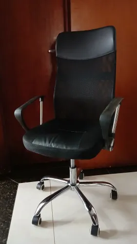 CADEIRA de escritório novíssima