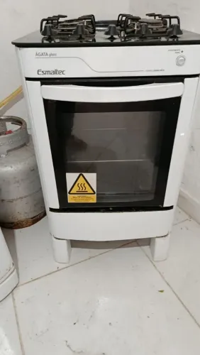 Vendo fogão elétrico funcionando tudo. Não faço entrega, retirar no trapiche.