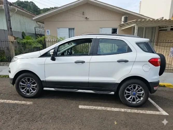 Ford Ecosport Freestyle 1.6 16V Flex 5P 2013
