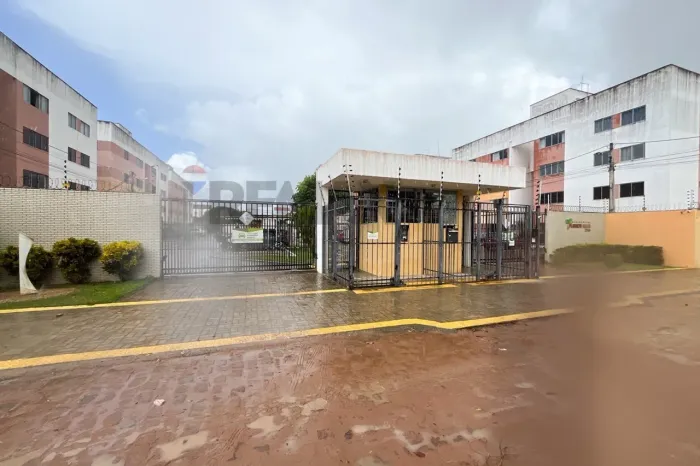 Apartamento à venda de 2/4 com suíte no Planalto