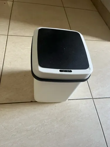 Lixeira com sensor