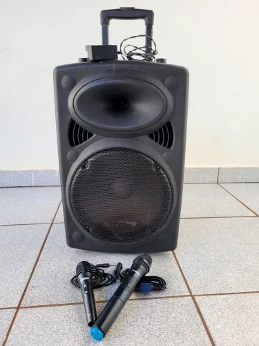 Caixa Amplificada TRC 358 com 2 Microfones e fonte de energia