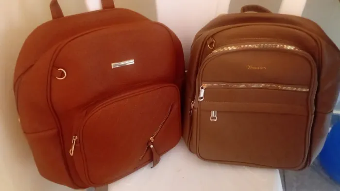 mochilas de costas 100 cada uma