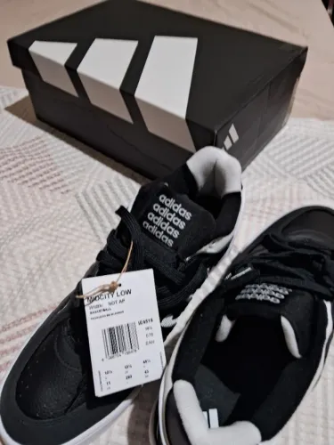 Tênis Adidas Midcity Low 43 novo sem uso. 