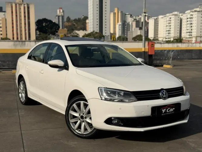 Volkswagen Jetta Comfortline 2.0 T.flex 8V 4P Mec. 2013
