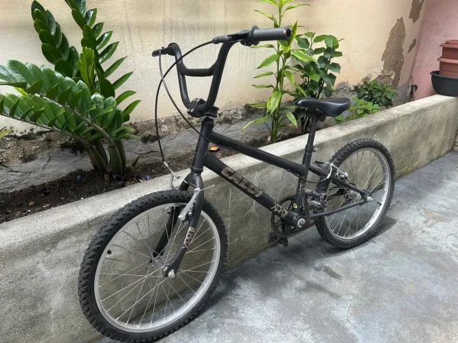 Bicicleta Caloi Expert Aro 20 um modelo infantil/juvenil