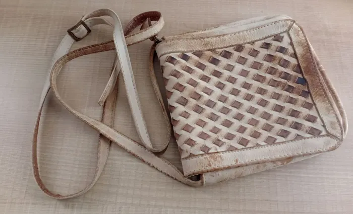 VENDO BOLSA COURO TRANSVERSAL 