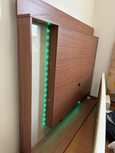 PAINEL DE TV COM LED