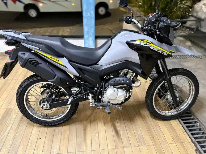 Honda Bros 160 ABS 2026 Cinza - Apenas 5.922 km!