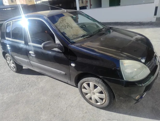 Renault Clio Hi-flex 1.0 16V 5P 2011