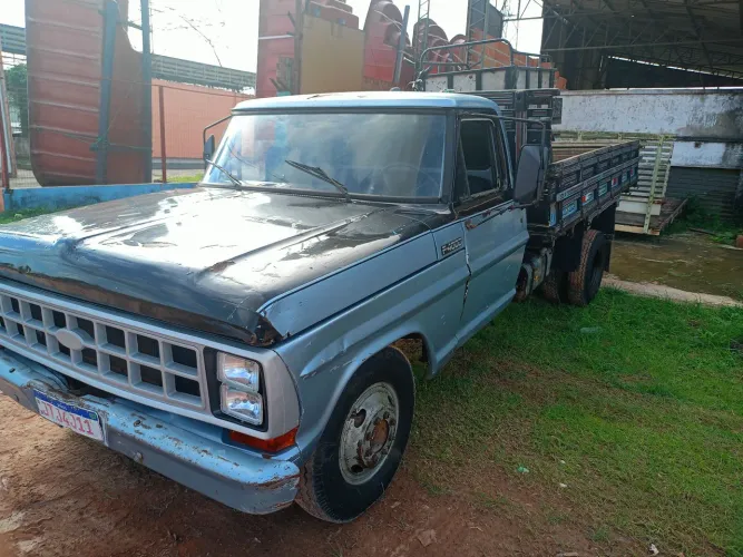 Caminhão f4000