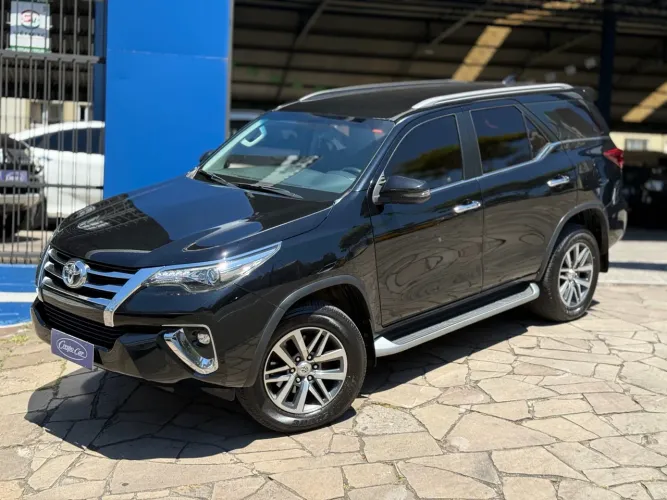 Toyota Hilux SW4 SRX 4X4 2.8 TDI 16V Dies. Aut. 2019