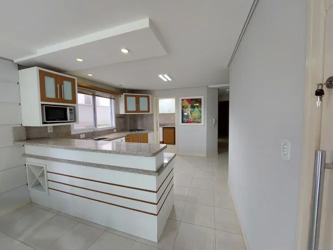 Apartamento 3 dormitórios, para locação anual em Laguna.
